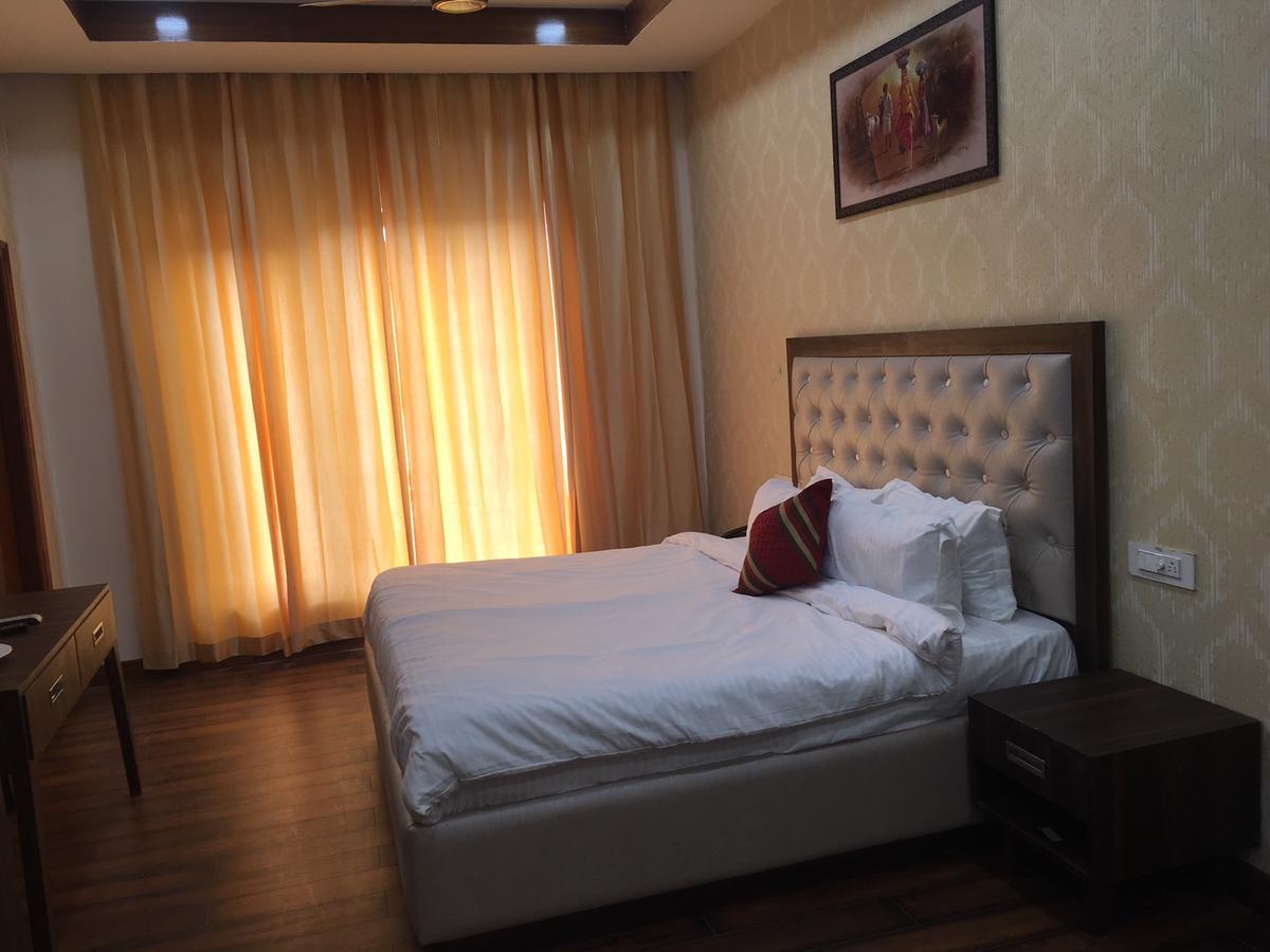 Hotel Anand Renaissance Firozpur Eksteriør bilde