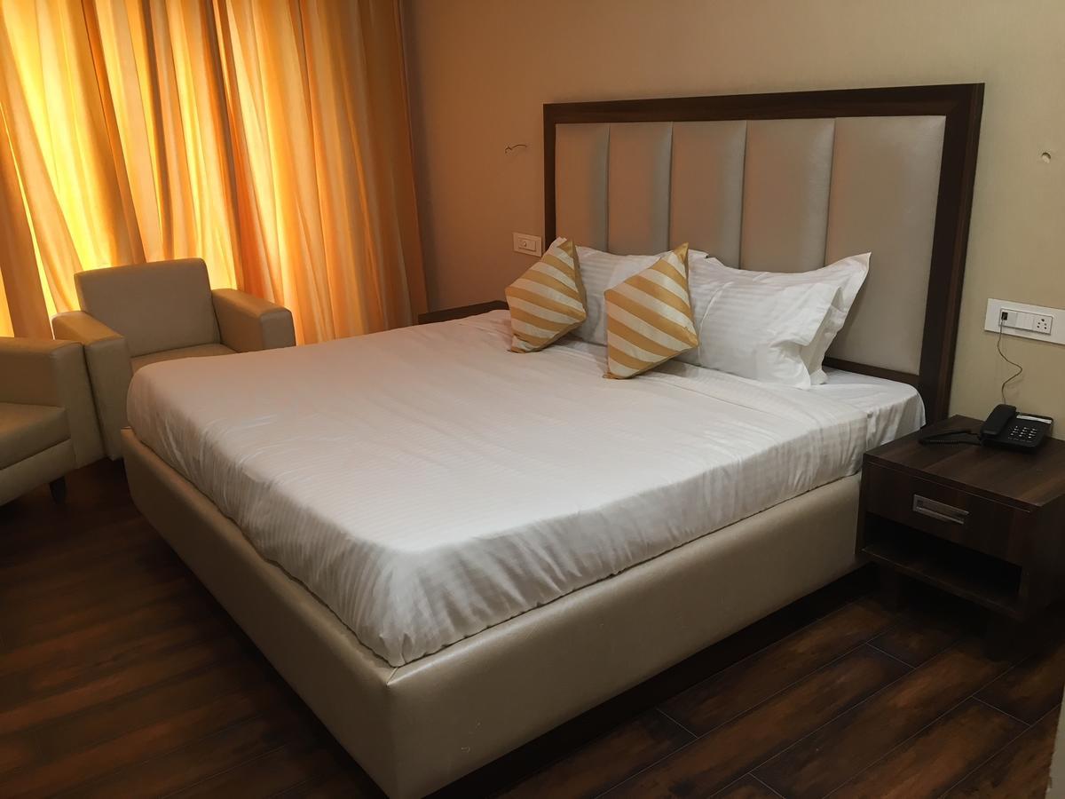 Hotel Anand Renaissance Firozpur Eksteriør bilde